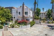 Photo - 5455 Sylmar Ave