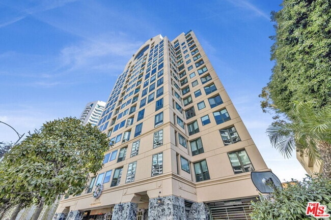 Building Photo - 10520 Wilshire Blvd Unit 904 Rental