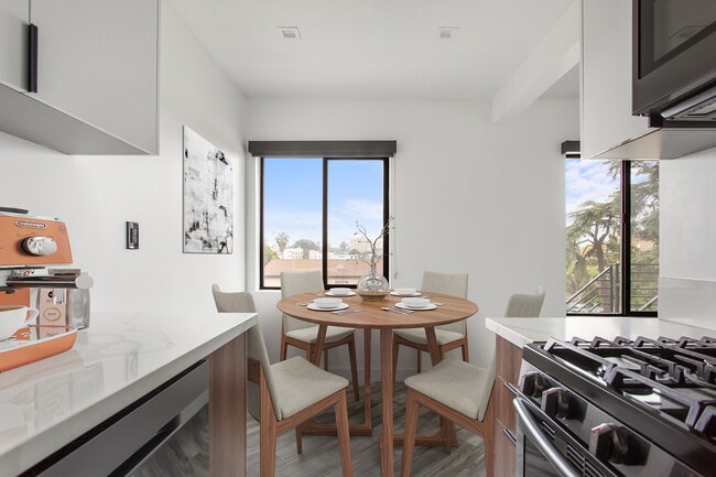 Photo - 230 S Carondelet St Unit 1