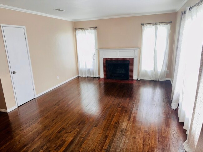 Photo - 3082 Thurin Ave