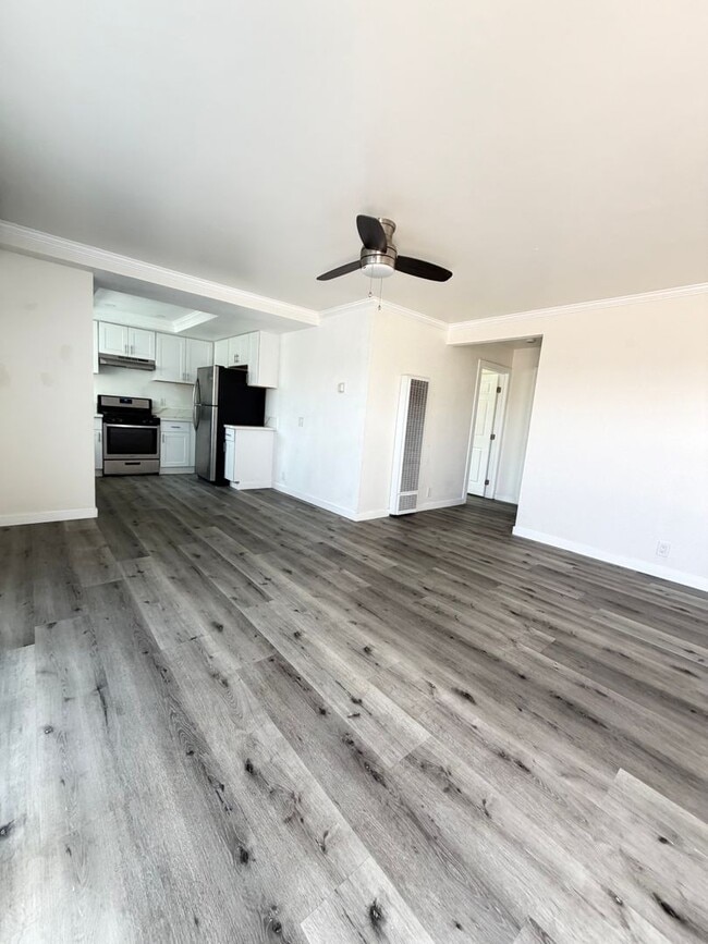 Photo - 311 Zenith St Unit 04