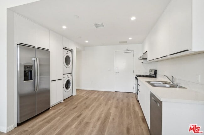 Photo - 951 S Wilton Pl Unit 201