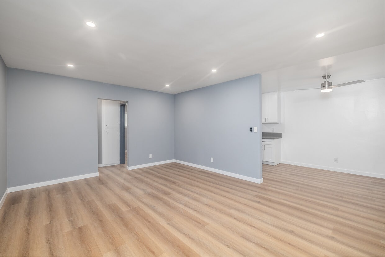 3D Tour - 839-845 Glenway Drive