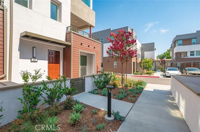 Photo - 609 S Lyon St Townhome
