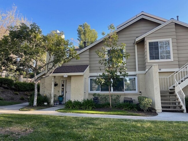 Building Photo - 21182 Deerpath Rental