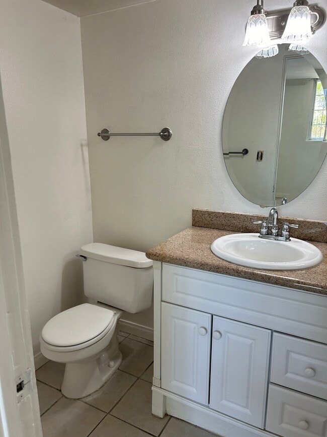 Photo - 80876 CA-111 Unit B