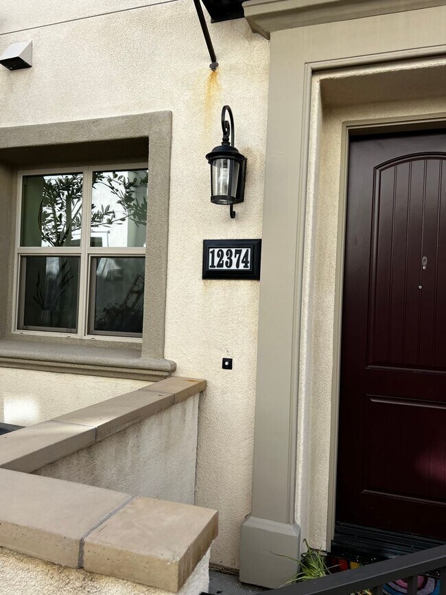 Photo - 3 Bedroom 2.5 Bathroom in Whittier