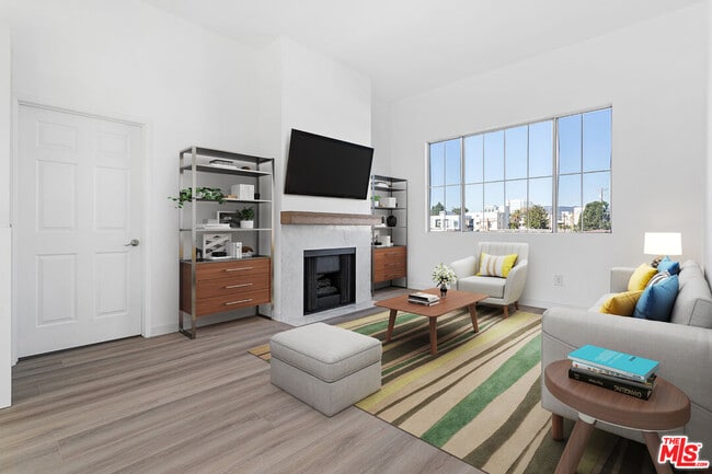 Photo - 2033 Beloit Ave Unit 105