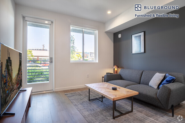 Building Photo - 8820 Sepulveda Eastway Rental