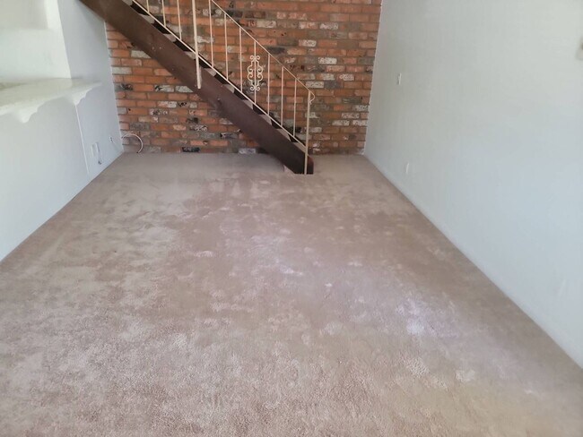 Photo - Nicely Upgraded Corner Townhouse