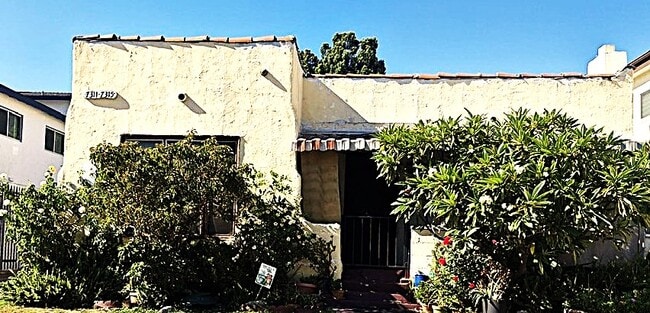 Photo - 7315 Willoughby Ave Unit 7315