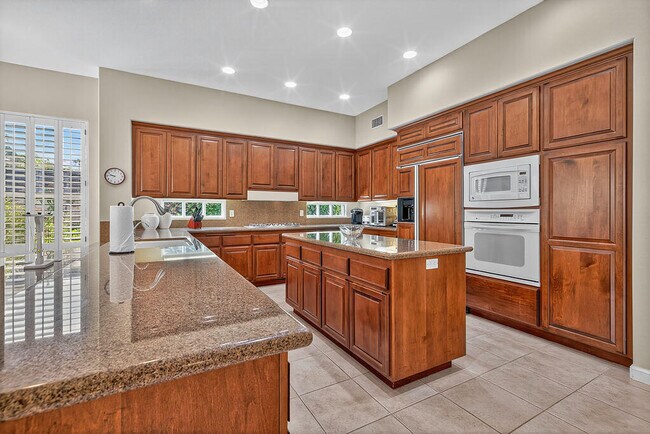 Photo - 4 Milano Cir