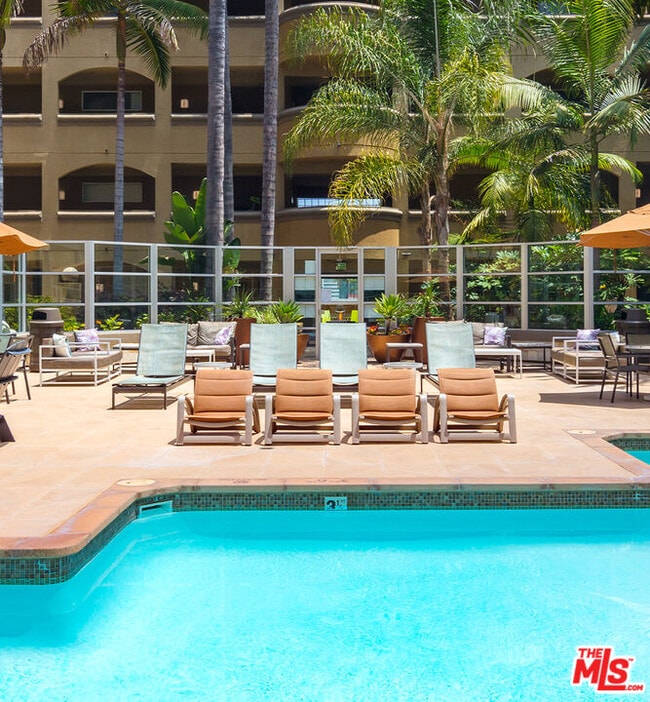 Photo - 7660 Beverly Blvd Unit 256