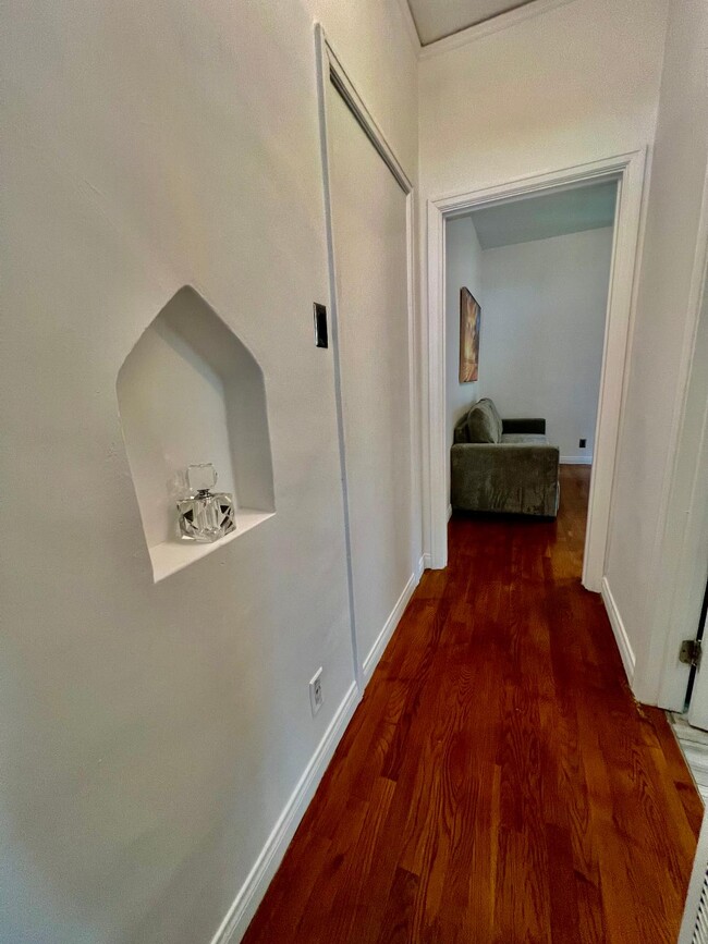 Photo - 1144 N Hudson Ave Unit 1144