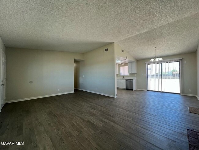 Photo - 11340 E Avenue R