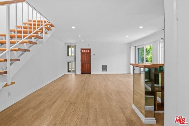 Photo - 4610 Densmore Ave Unit 12