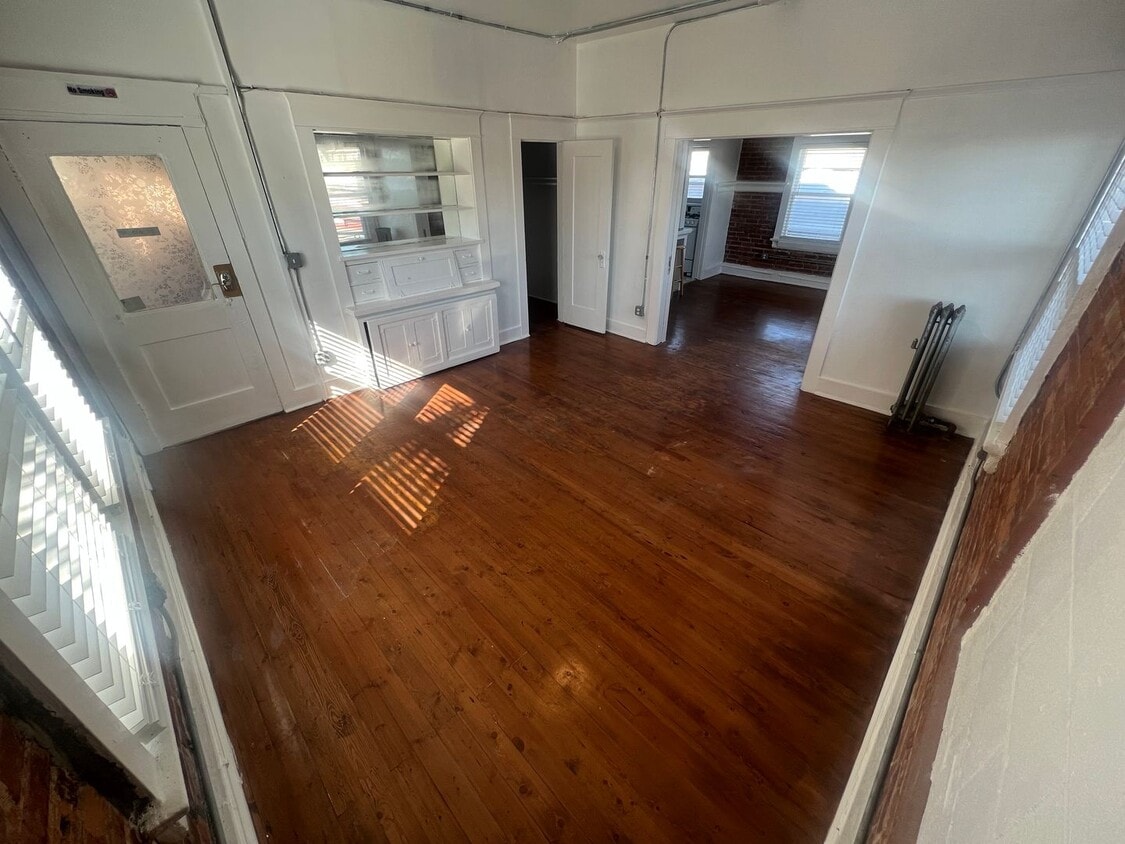 Floor Plan - Live Steps from Venice Beach – Stylish Remodele...