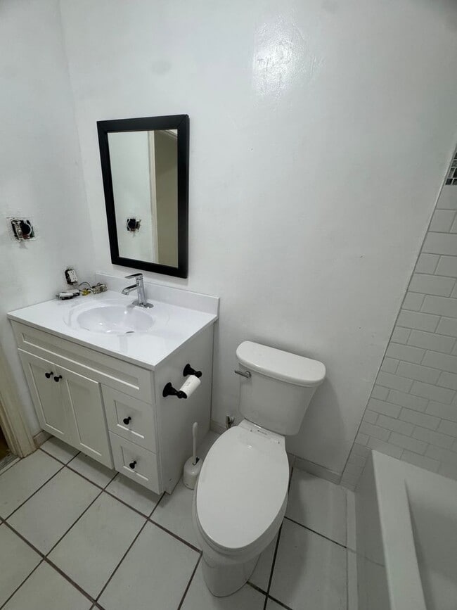Photo - 7033 Perry Rd Unit B