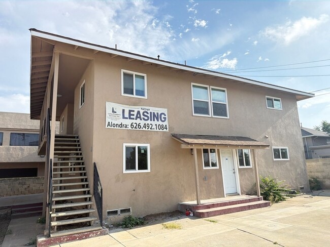 Building Photo - 2400 Del Mar Ave Unit 2402