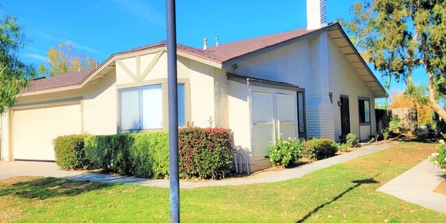 Single Story House in Beautiful Gated Comm... - Single Story House in Beautiful Gated Comm...