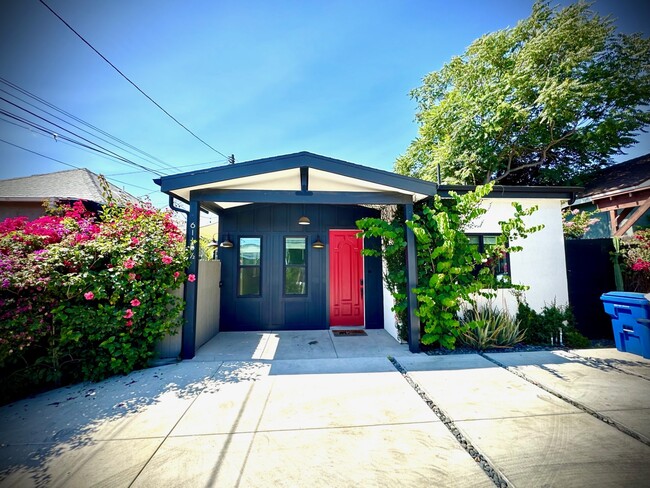 Photo - 6115 1/2 Burwood Ave House