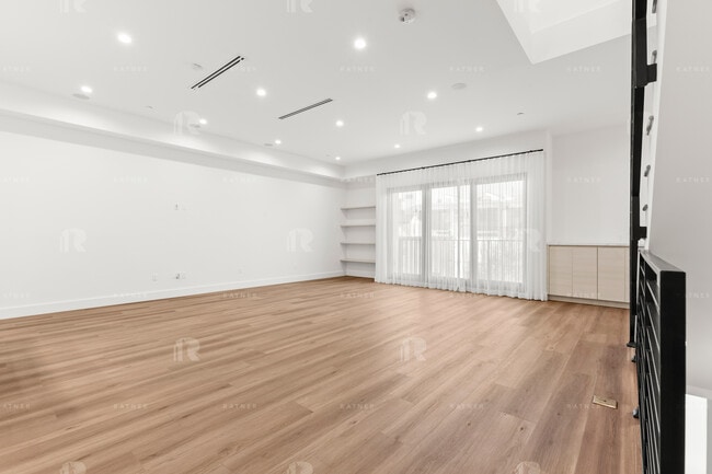 Photo - 1539 - 1547.5 Hi Point St Unit 1545.5