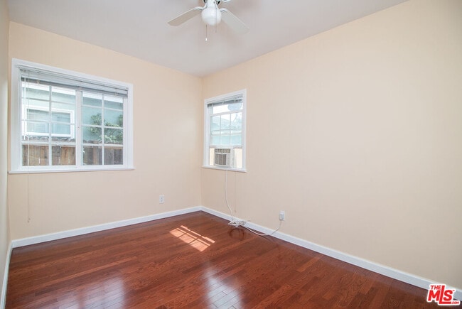 Photo - 5107 Overland Ave