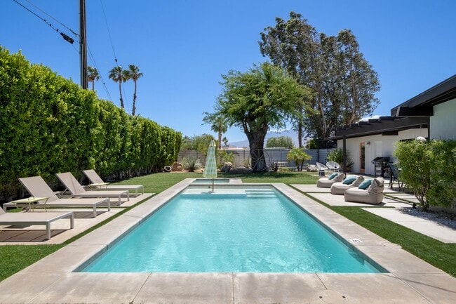 Luxury Mid Century Oasis in Palm Springs - Luxury Mid Century Oasis in Palm Springs House