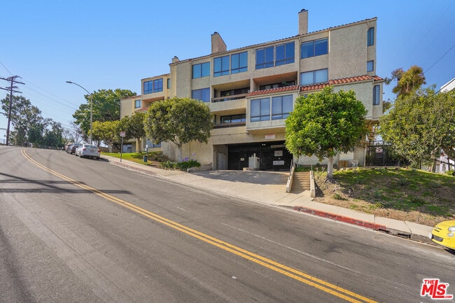 Building Photo - 1900 Vine St Unit 212