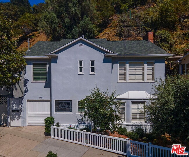 Building Photo - 2318 Canyon Dr Rental