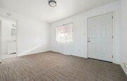 Photo - Beautiful Detached 1 Bedroom Home in Lakeside!