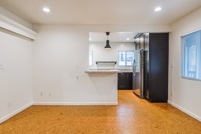 Photo - 256 W Tujunga Ave Unit D