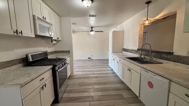 Photo - Three Bedroom, Two Bathroom Home in East H...