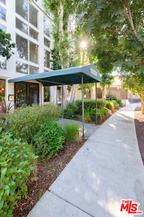 Building Photo - 13030 Valleyheart Dr Unit 122 Rental