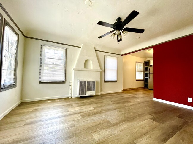 Photo - 1345 S Sycamore Ave Unit 1345