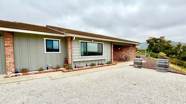 Photo - Beautifully Furnished & Appointed, Shorter Term Rental in the Peaceful Gird Valley area of Fallbr...