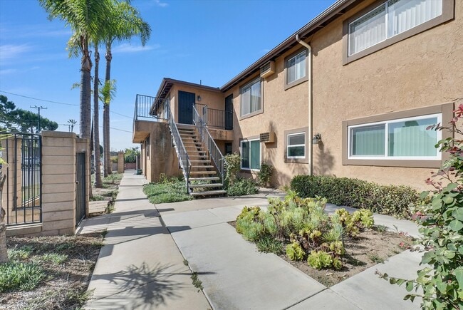 Building Photo - 10472 Chapman Ave Unit 2
