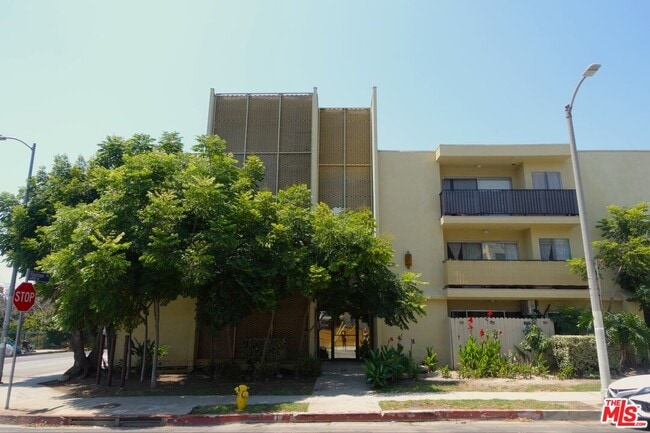 Photo - 1301 N Mansfield Ave Condo Unit 208