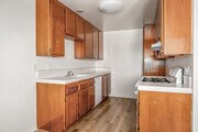1BR, 1BA - 850-900SF - Kitchen - City View Apartments
