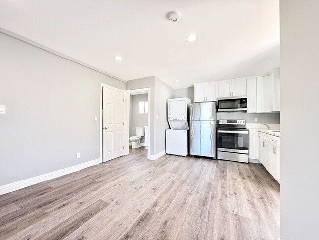 Photo - 7065 State St