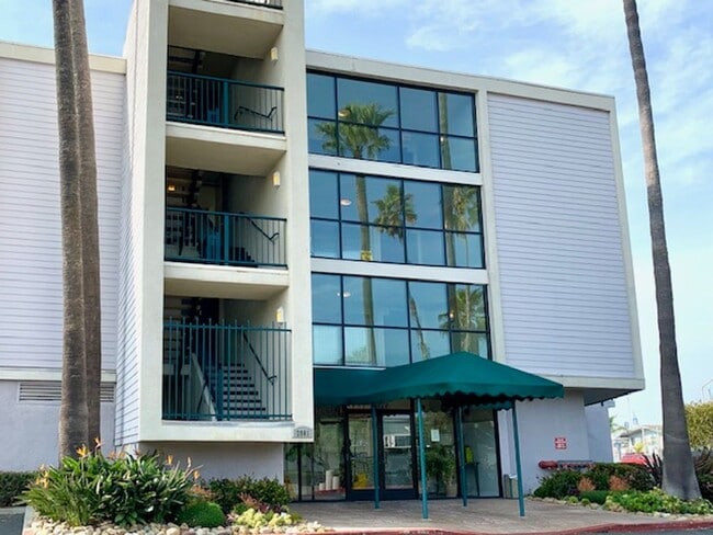 Building Photo - 2901 Peninsula Rd