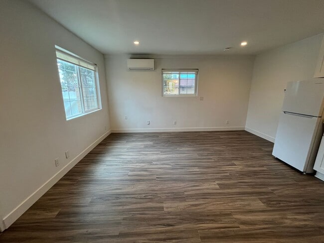 Photo - MACKINNON Unit -