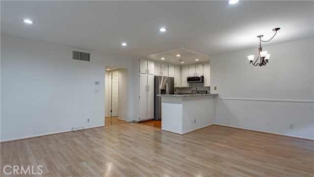 Building Photo - 14835 Sherman Way Unit 3