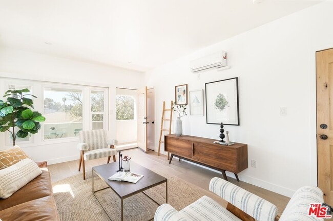 Photo - 5847 1/2 Ernest Ave