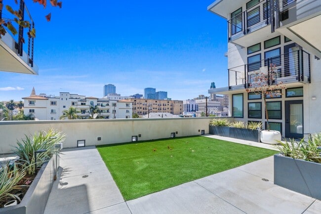 Building Photo - Zephyr Koreatown