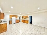 Photo - 1023 Larch St Unit 4