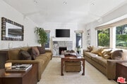 Photo - 735 Westmount Dr House