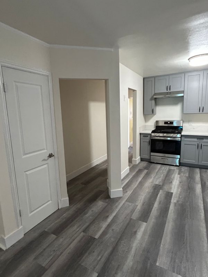 Photo - 1631 W 12th St Unit 1633 1/2