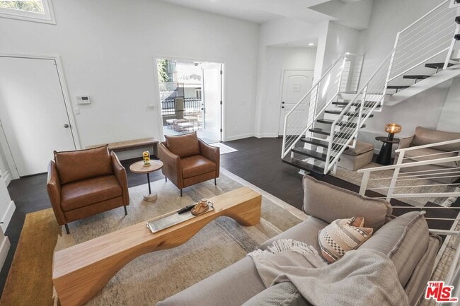 Photo - 9842 Portola Dr