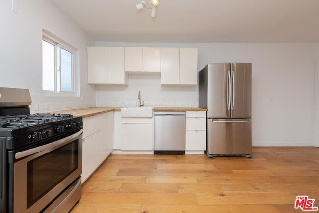 Photo - 3933 Marathon St Unit 203B